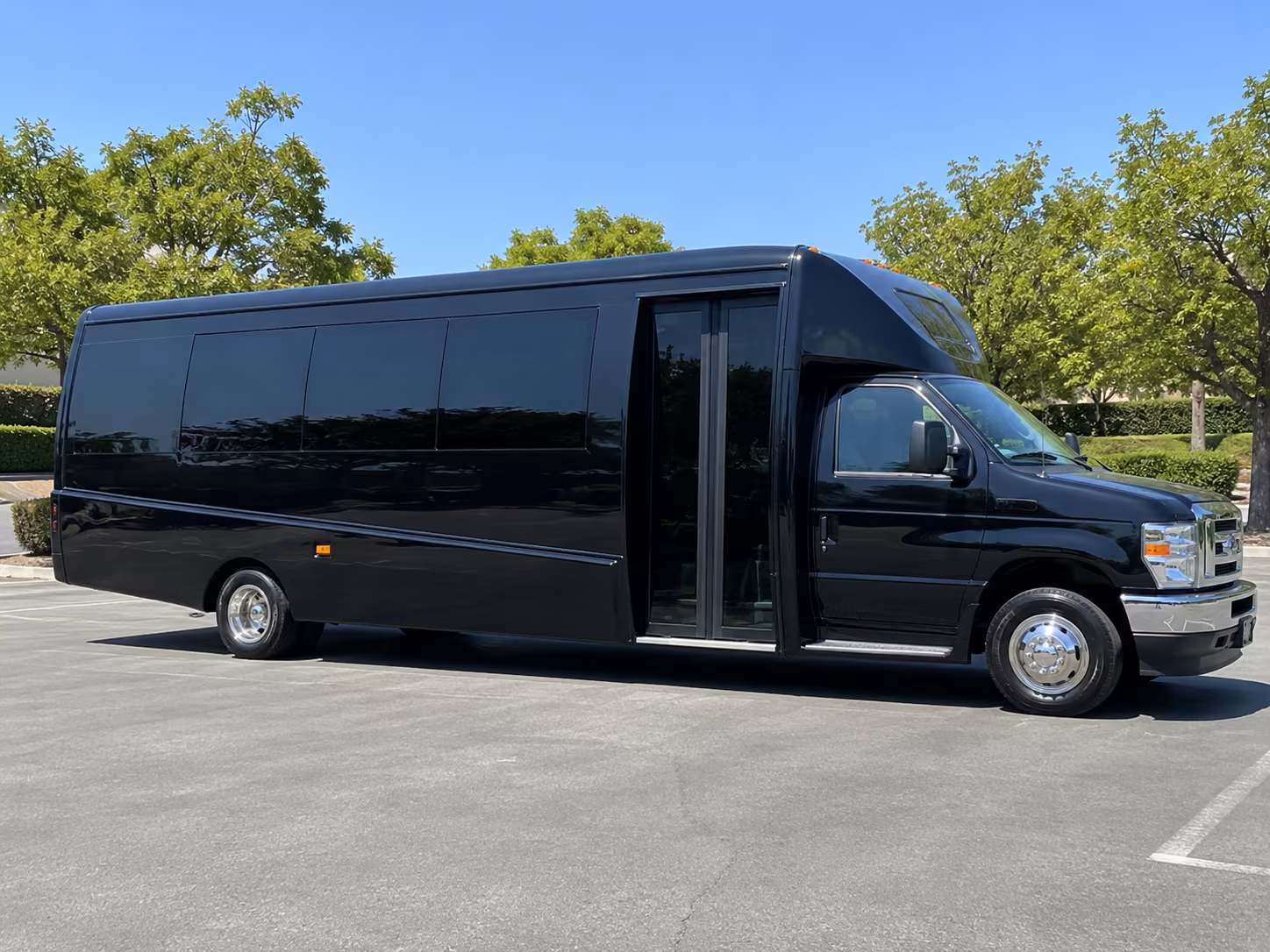 buses for oceanside high school and college campus field trips